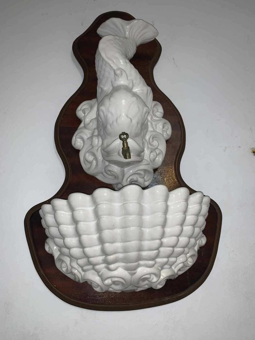 Cijmea de perete cu tenta scoica