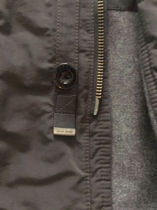 Vand geaca marca Hugo Boss originala 100%