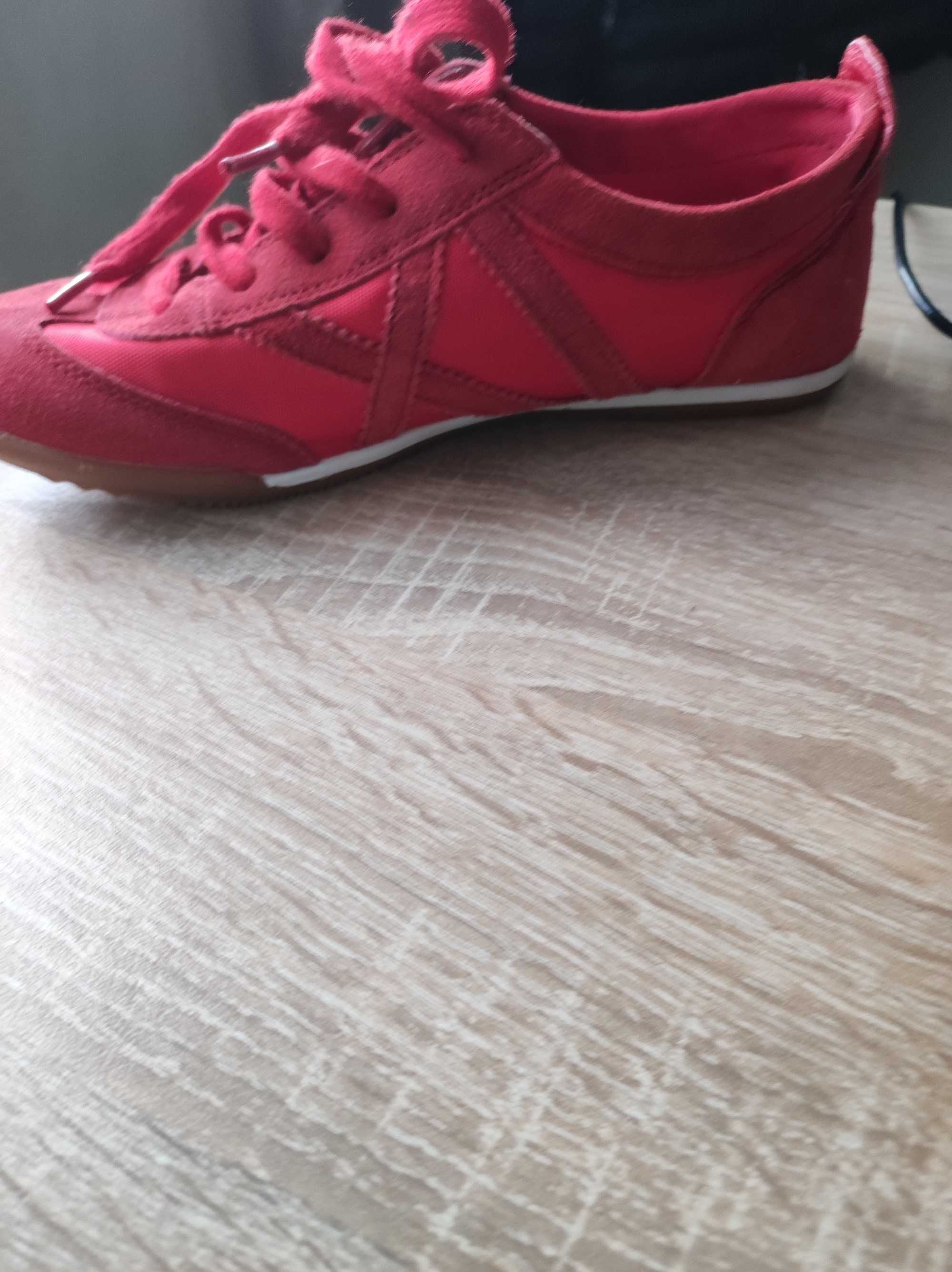 Дамски спортни обувки VENICE N37