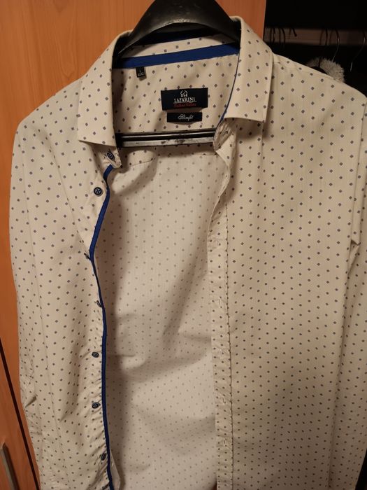 Мъжки костюм с 2 ризи