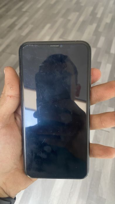 Ayfon 11promax holati yaxwi chekalari sal qrlgan