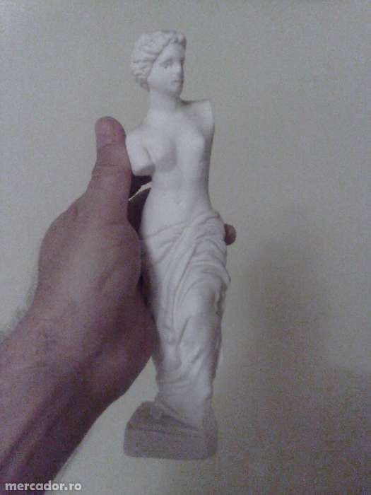 Statueta alba Venus