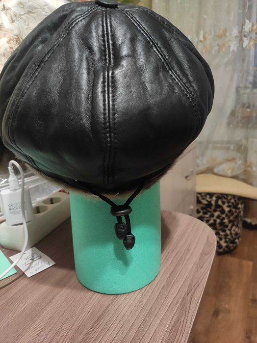 Продам женскую шапку-берет