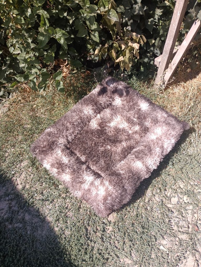 Лежак для собак и кошек