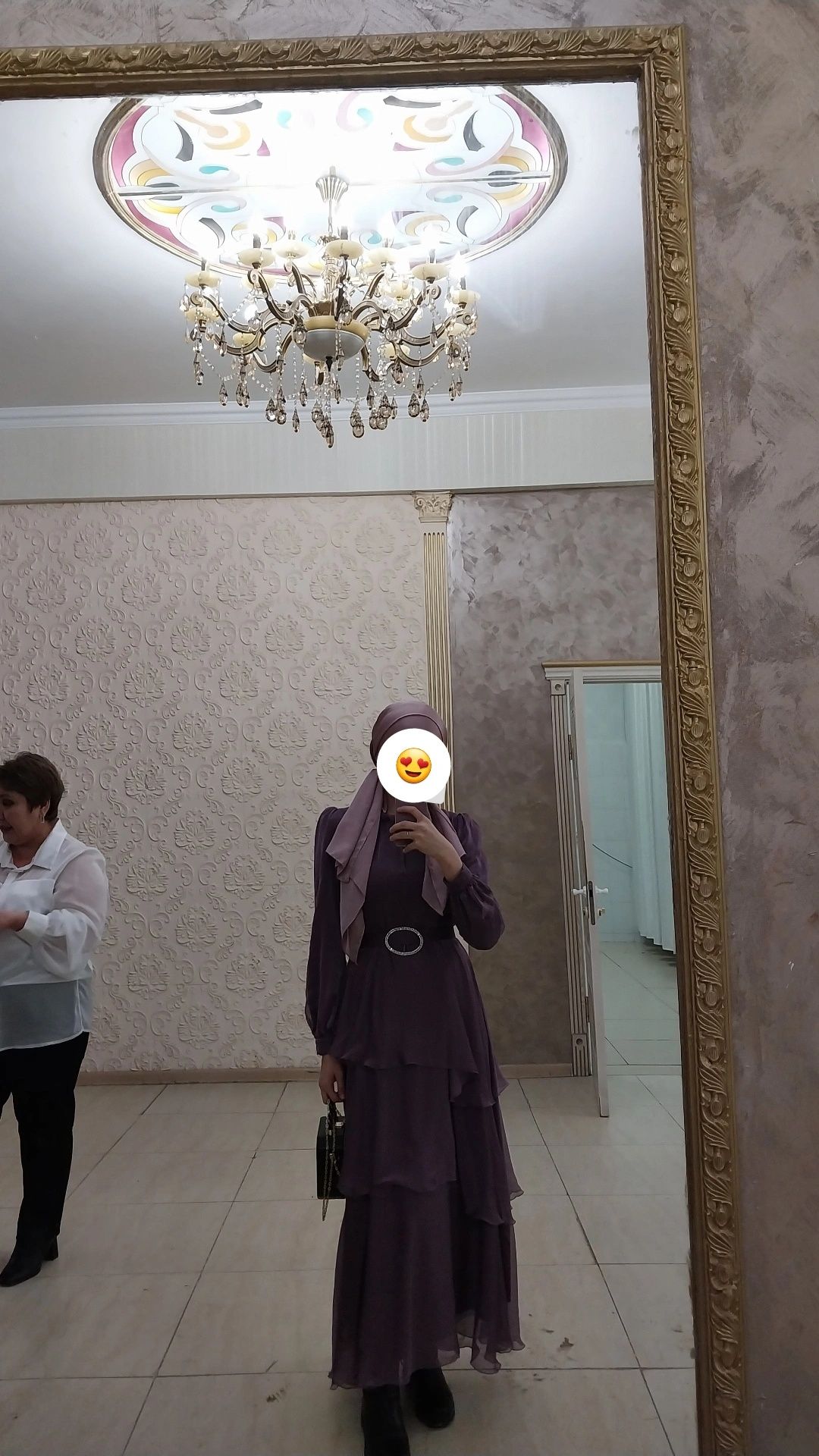 Көйлек сатылады.