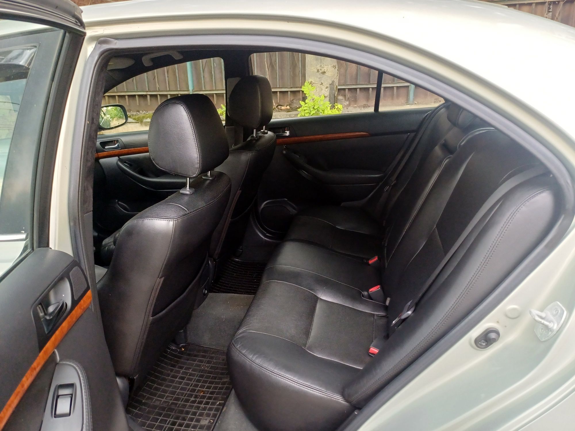 Toyota avensis t25