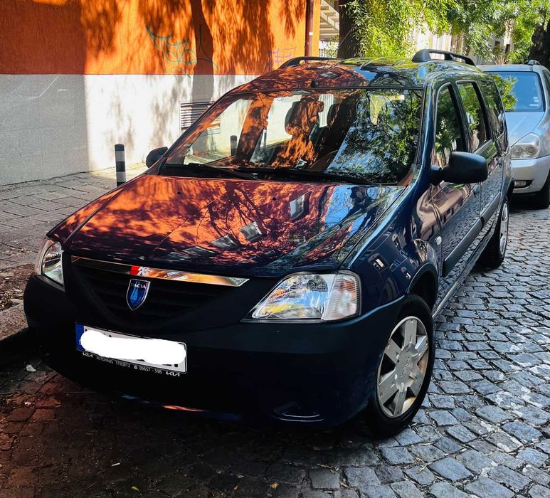 Dacia Logan dark blue 60.000 km