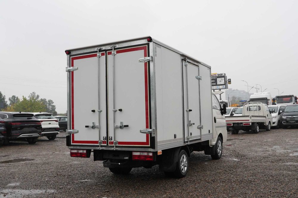 JAC X200 mini-furgon sotuvda tayyor