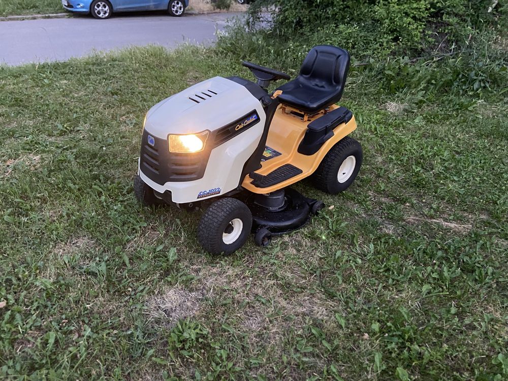 Тракторна косачка Cub Cadet  Kawasaki
