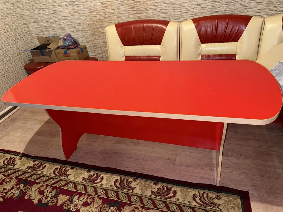 Продам столы кухонный гарнитур