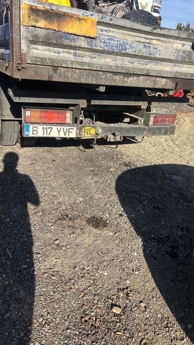 Vario basculabil cu locuri Detarata la 3,5 tone se conduce cu B