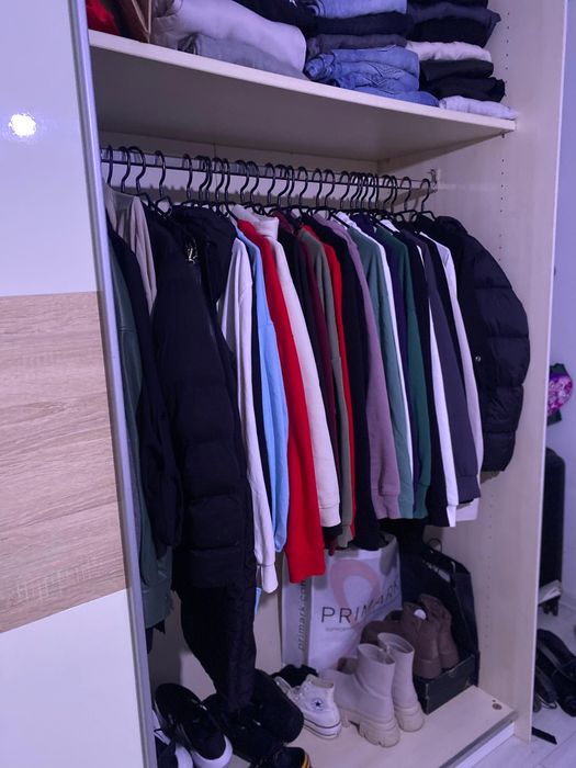 Vând dulap cu uși glisante