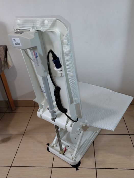 Lift pentru baie cada persoane cu dizabilități Aquatec 140kg