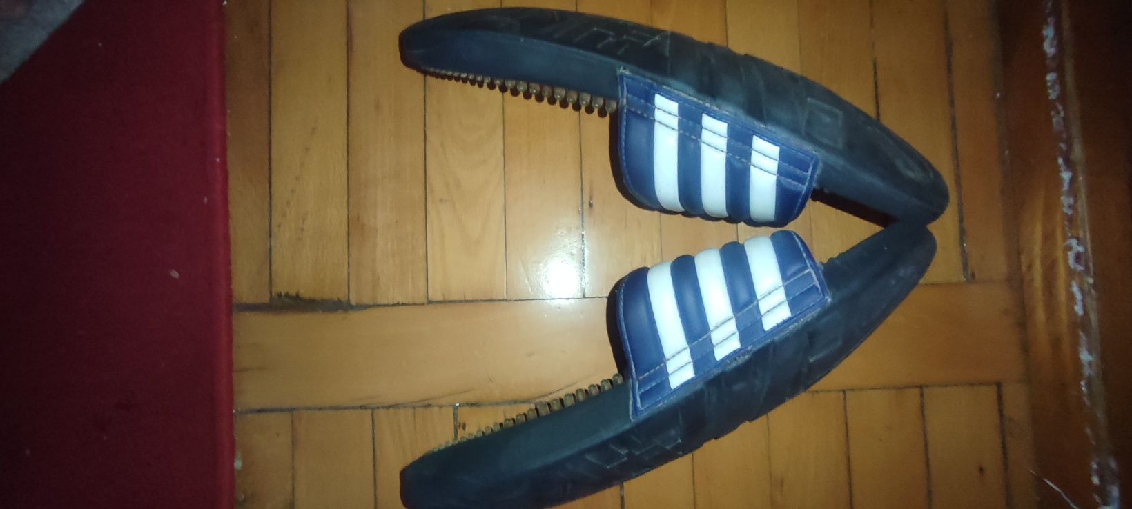 slapi adidas 43 adissage