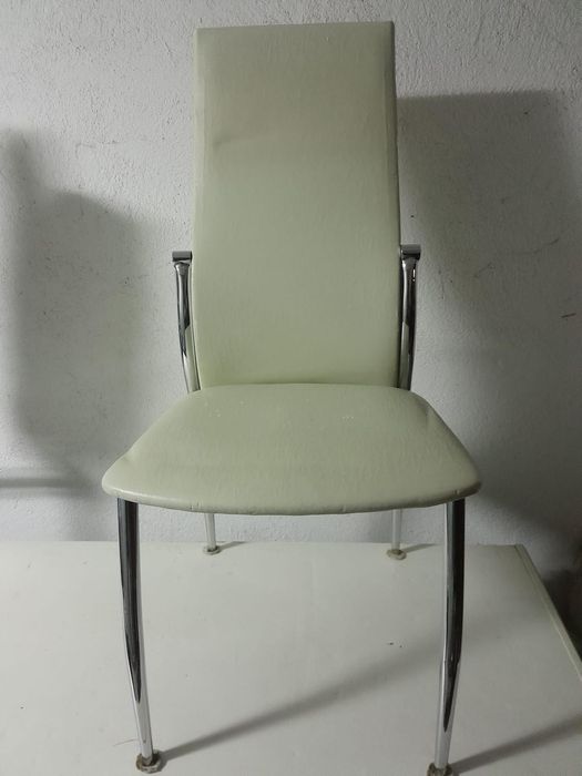 Vand 14 scaune + huse