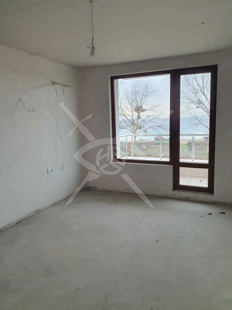 Продава се Двустаен апартамент в Созопол - 113 кв.м за 1885 €/кв.м - Снимка #2