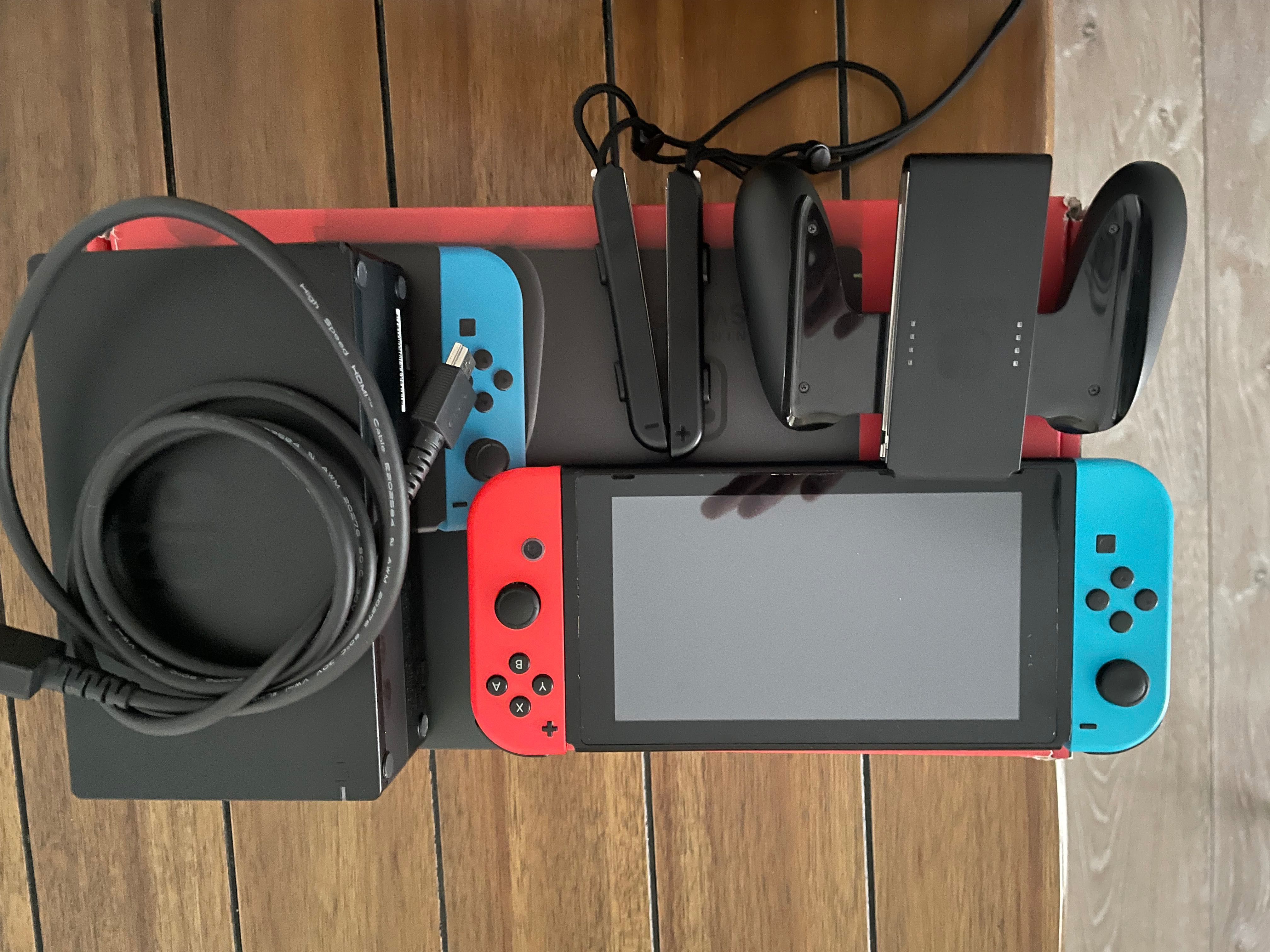 Nintendo Switch  funcționează perfect