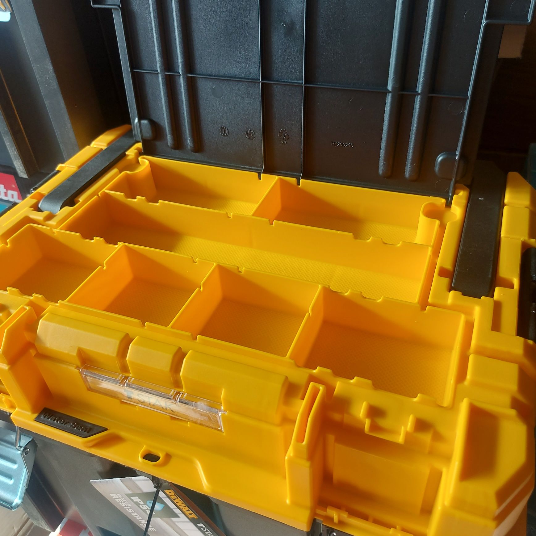 Куфар за инструменти DeWALT DWST83343-1 Tstak VII