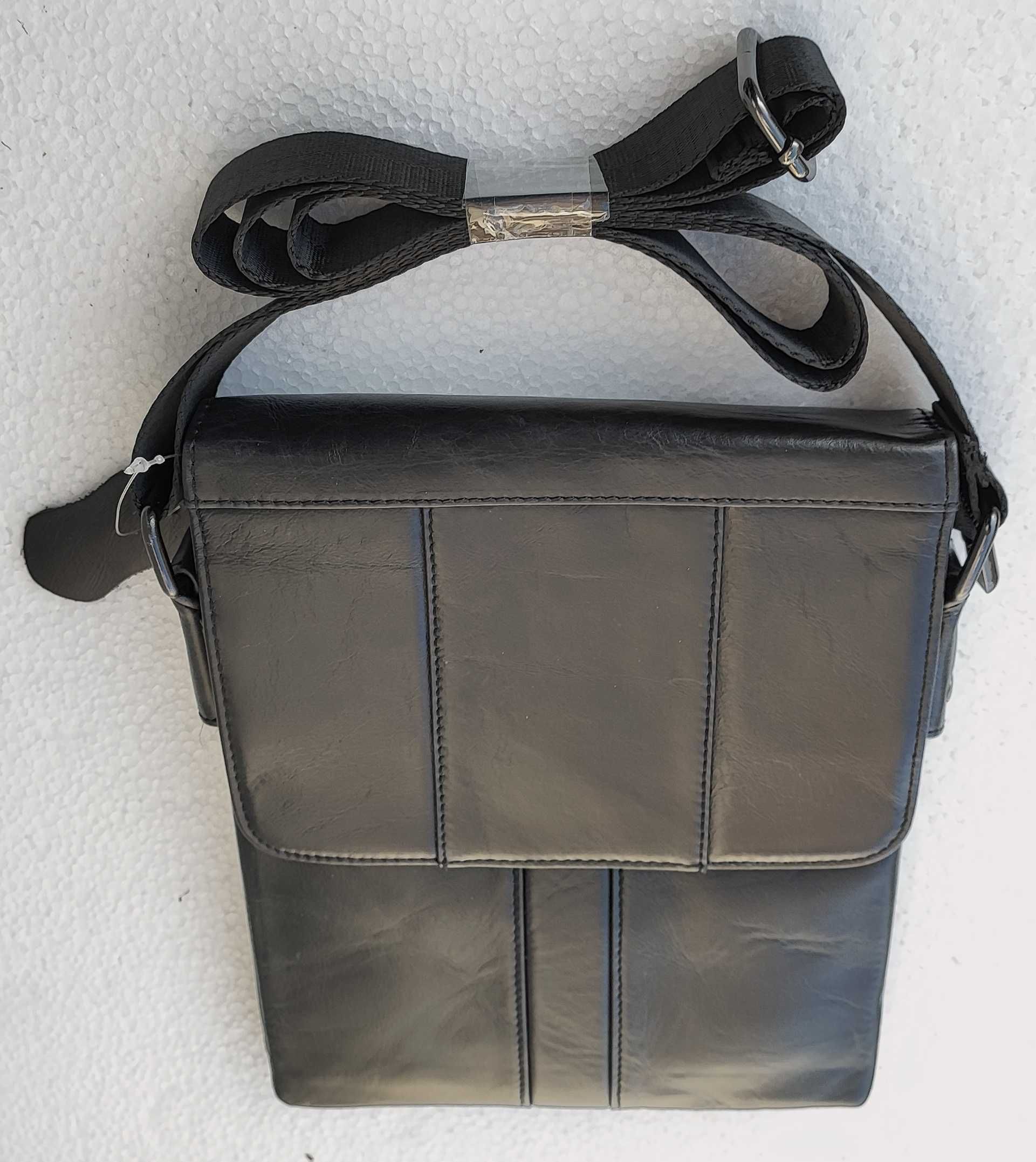 Мъжка кожена чанта с капак от телешки бокс черно,  дъб и тик
