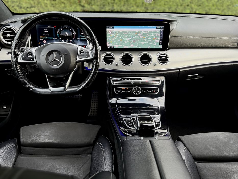 Mercedes E220, pachet AMG, 9G tronic, Tableta mare, 360, head-up