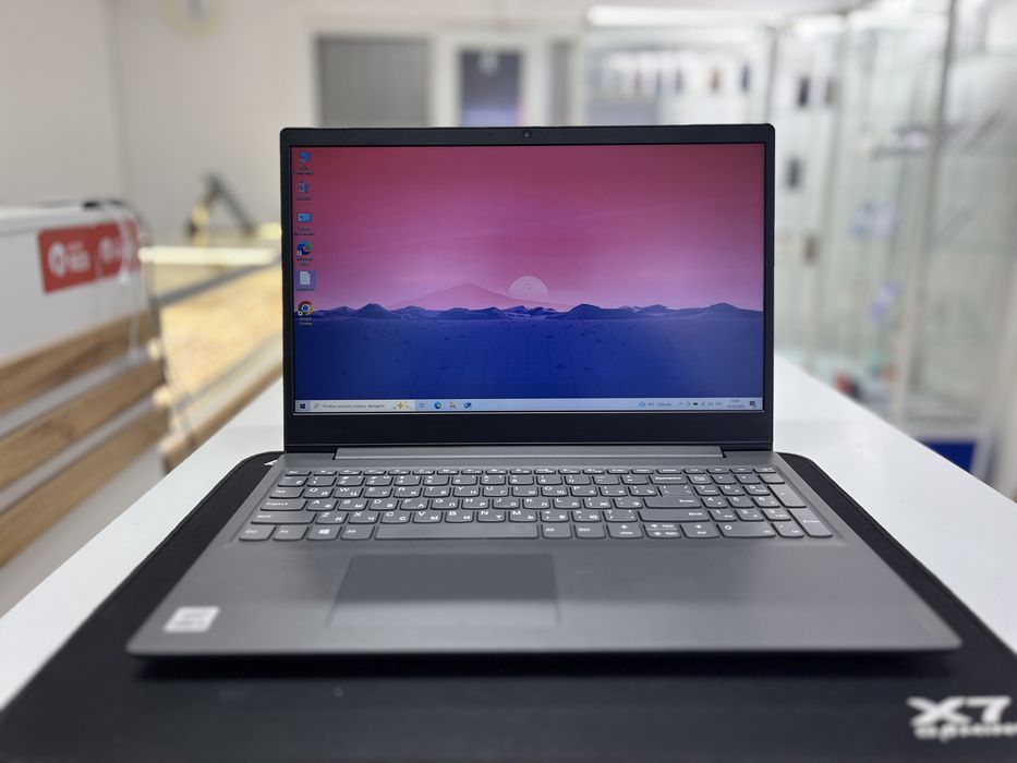 Ноутбук Lenovo.