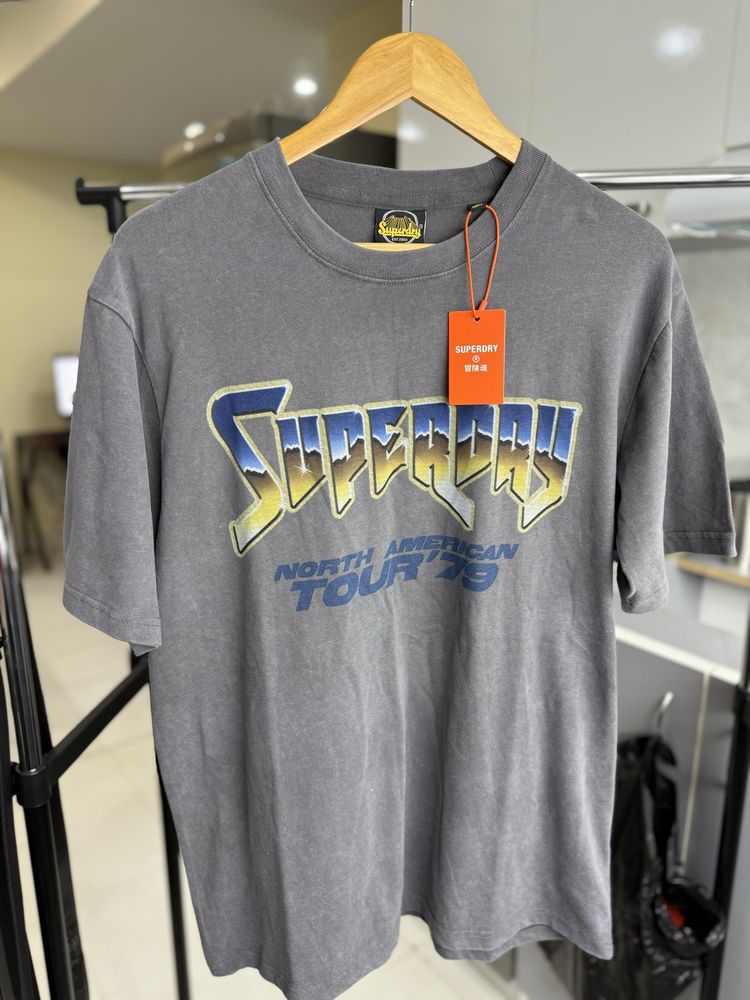 SUPERDRY- чисто нови- оригинални