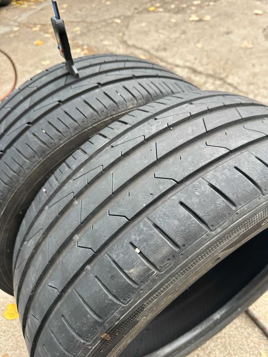 2бр. летни гуми 235/45/17 - Hankook