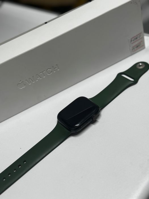 Apple Watch Series 7 (45 мм)