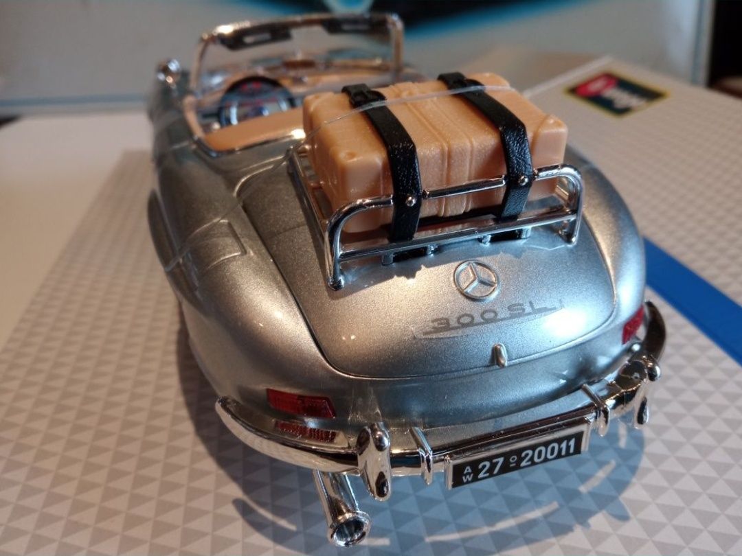 Mercedes Benz 300SL Touring 1957 bburago 1 18 
Scara 1:18
Bburago

Poz