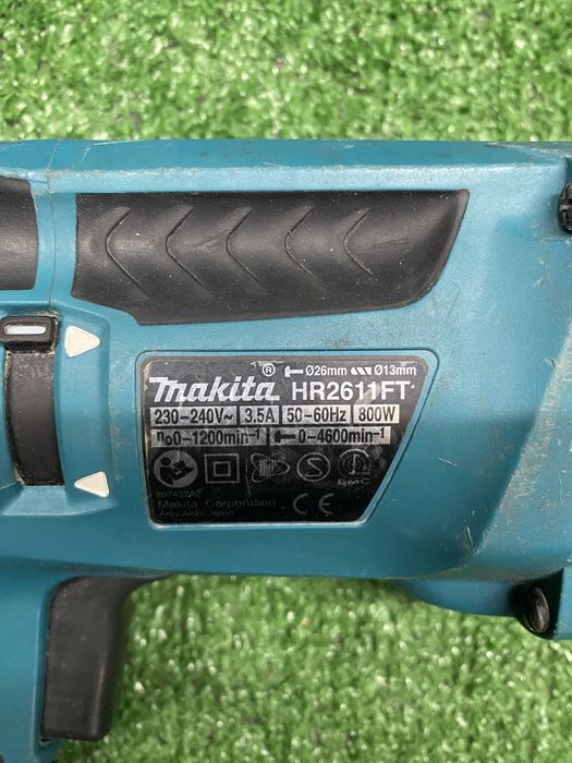 Перфоратор Makita HR2611FT