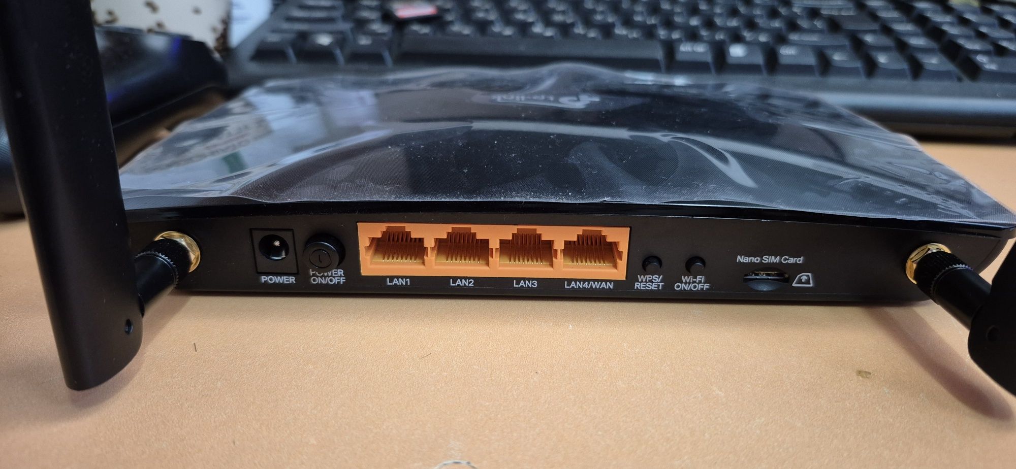 Рутер със сим карта TP Link MR600 4G+