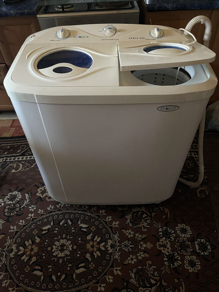 Продам стиральную машинку полуавтомат на запчасти