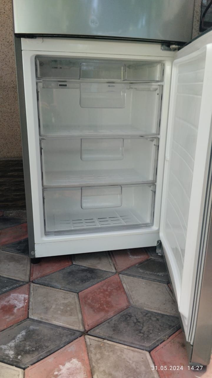 Продам холодильник и стиральную машинку