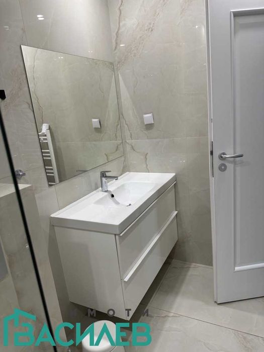 Дава се под наем Тристаен апартамент в София, Център - 124 кв.м за 1250 € - Снимка #11