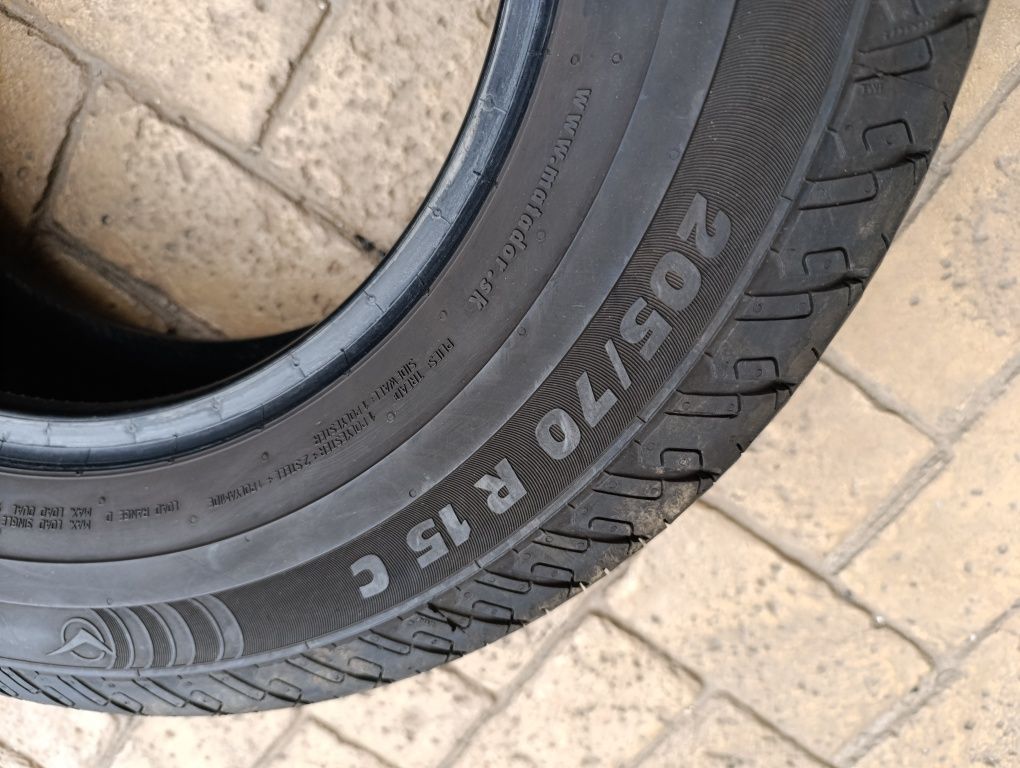 Гуми за Микробус 205/70/15/С Matador