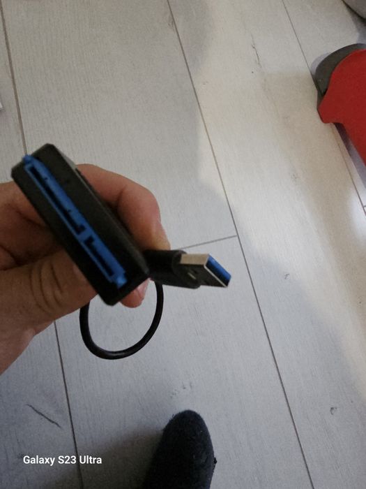 Кабел адаптер за включване на CD  и хард диск към USB.