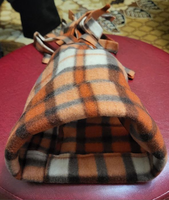 Vând căciuli călduroase