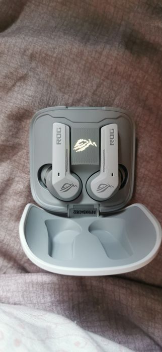 Asus Rog Centra True Wireless headphone