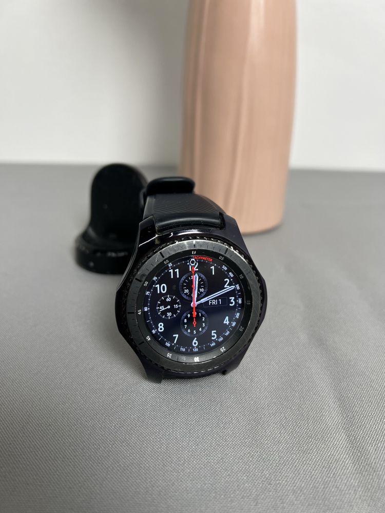 Смарт Часы (Smart Watch) Samsung Gear S3 в отличном состоянии