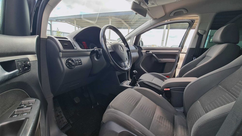 VW Touran facelift - motor 2.0 TDI-170 CP - cutie 6+1 trepte - an 2007