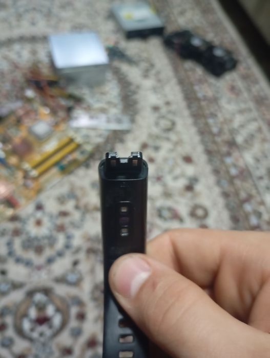 Продам фитнес браслет часы