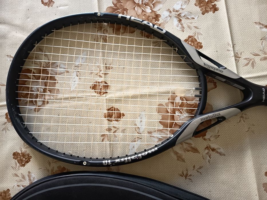 Racheta  tenis de camp.
