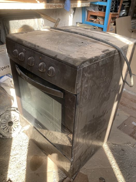 Продам Hansa размер60см кухонную индукционную электрическую плиту печь