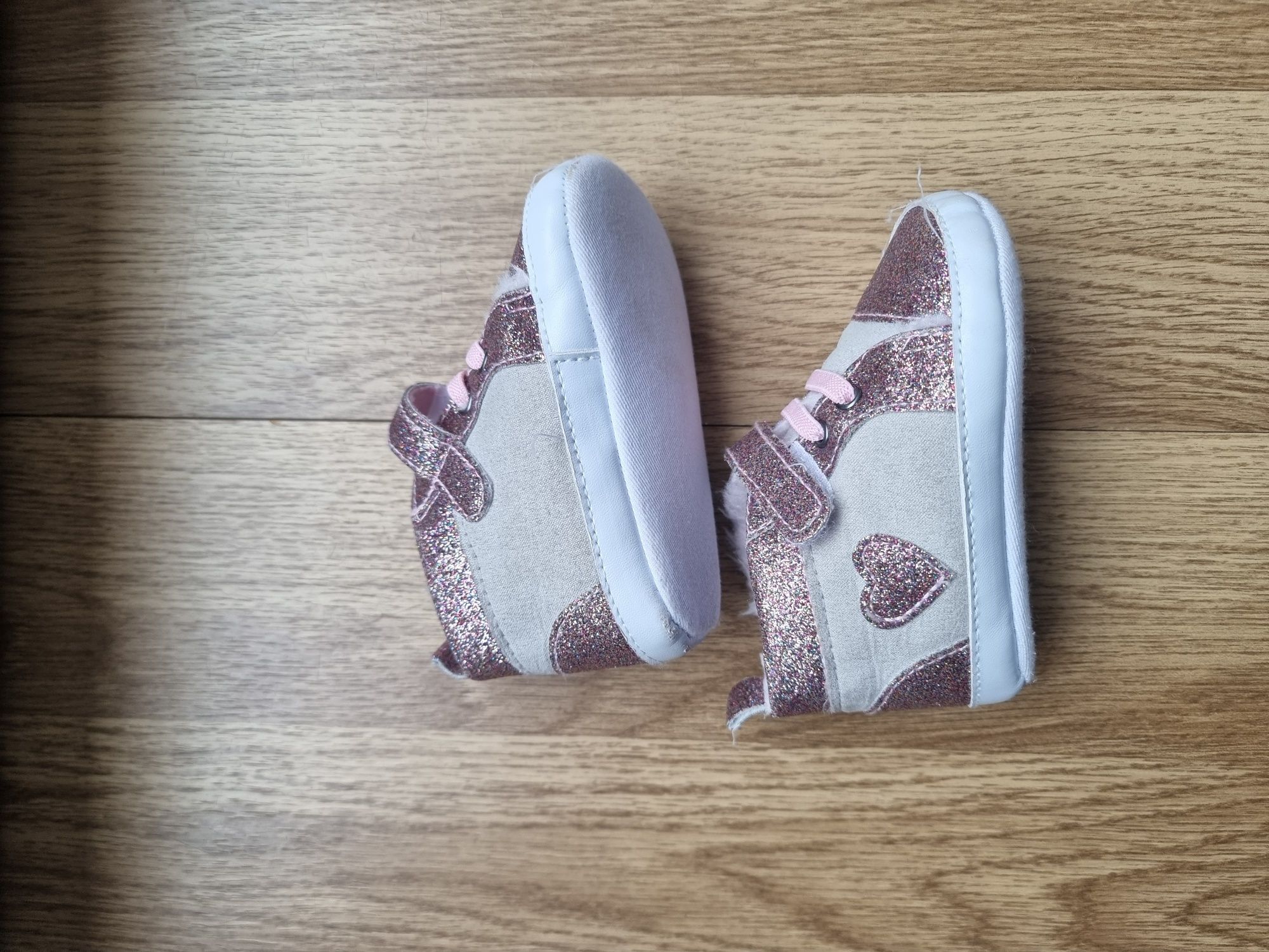 Incaltari bebe H&M noi