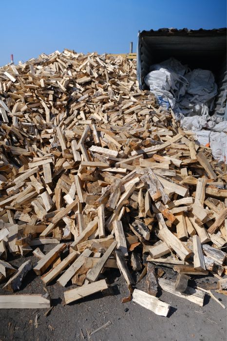 Продаю дрова колотые для отопление печки сухие