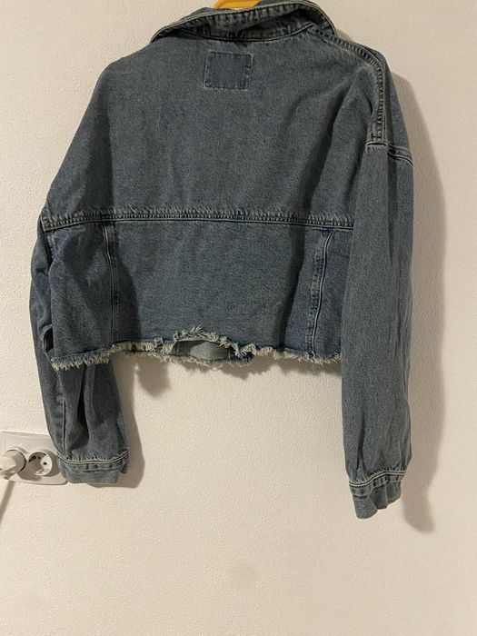 Geaca de blugi lunga si scurta cea lunga este S si cea scurta este XL