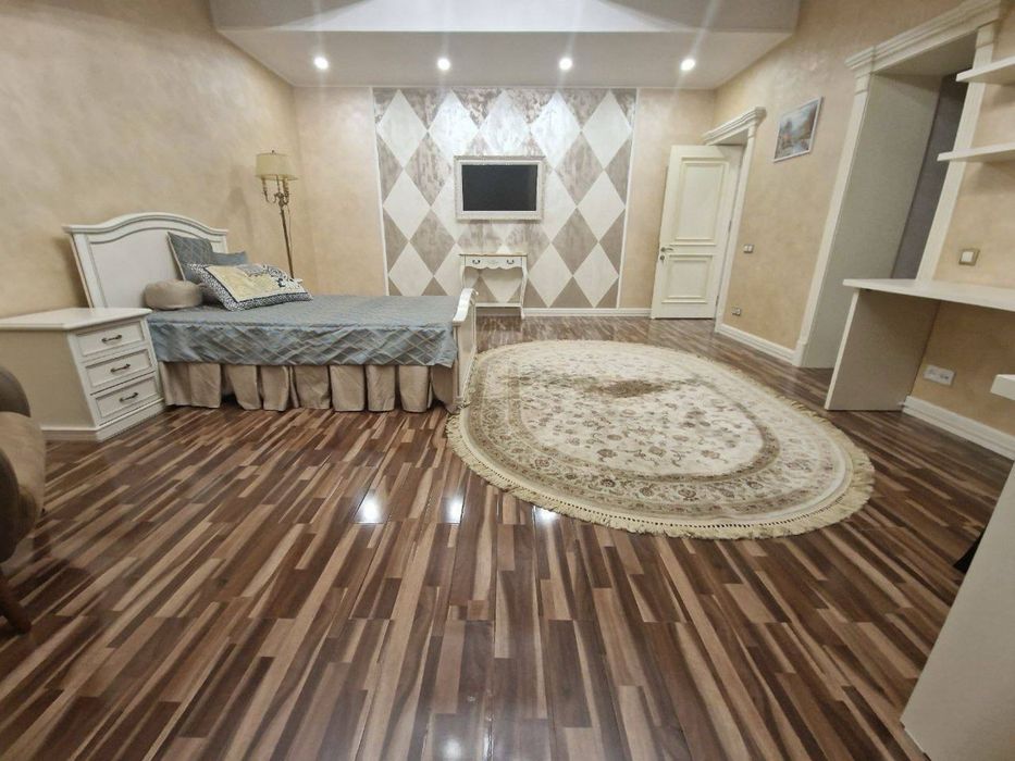 Квартира Цум, 110 школа  Габус 6/5-6/6 215 кв.м