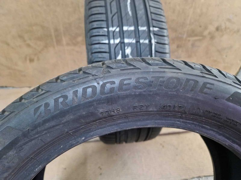 2 Bridgestone R17 225/45
летни гуми
DOT4017