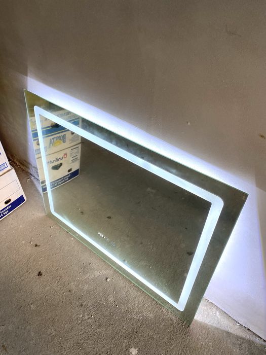 LED огледало  с размери 70/90см с функция против изпотяване