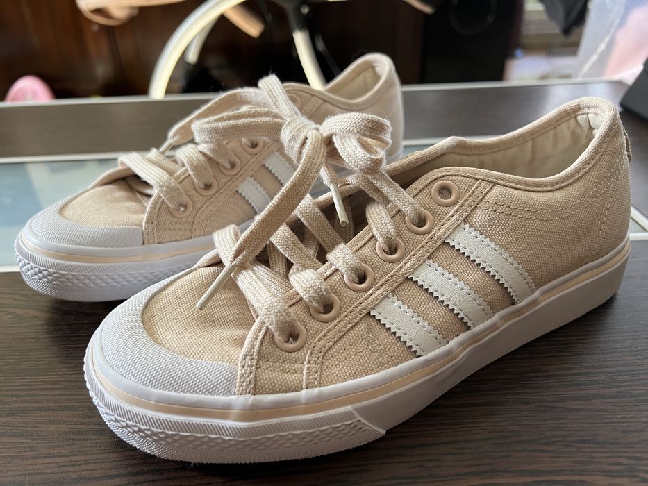 Pantofi sport de dama Adidas nr.38 noi, nepurtati, cumparati Germania